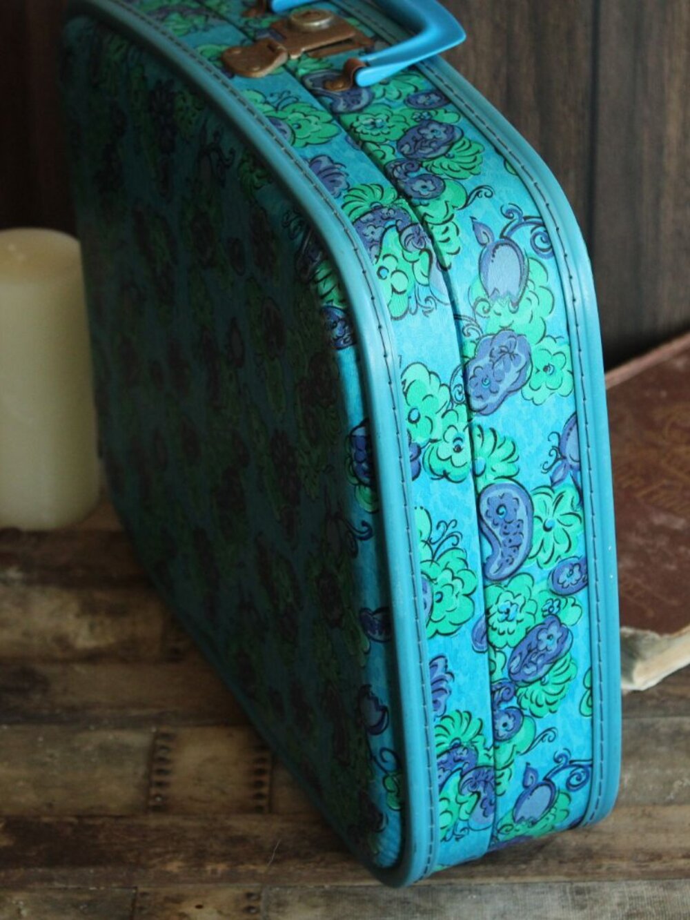 Vintage 1960s Suitcase, Floral Print Hard Side Travel Case,  Mirror Inside - Picture 4 of 10